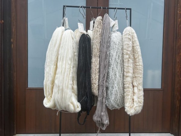 10色ミックスヤーン 15かせ 毛糸 かせ毛糸彩（いろどり）かせ糸 全10色 約220ｇ 約