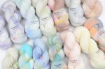 画像25: 手染め糸「またね」梳毛メリノウール100%/かせ  約100g/400m巻 (25)
