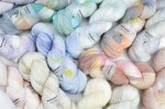 画像1: 手染め糸「またね」梳毛メリノウール100%/かせ  約100g/400m巻 (1)